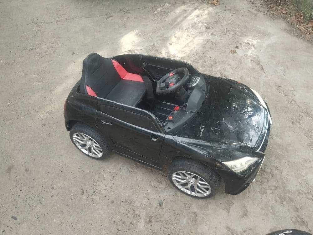 Продам детскую машину