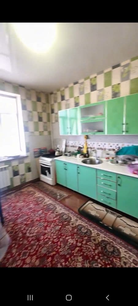 Oshxona mebeli va mehmonxona stenkasi sotiladi