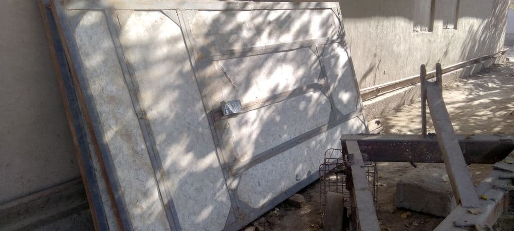Darvoza sotiladi balandligi 330- 3 metr list- 2talik ugolnik - 6talik