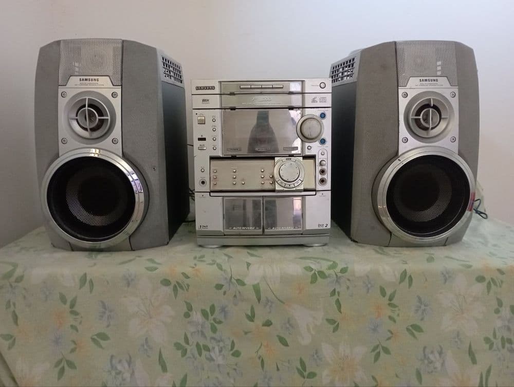 Samsung Muzikalni sentir sotiladi