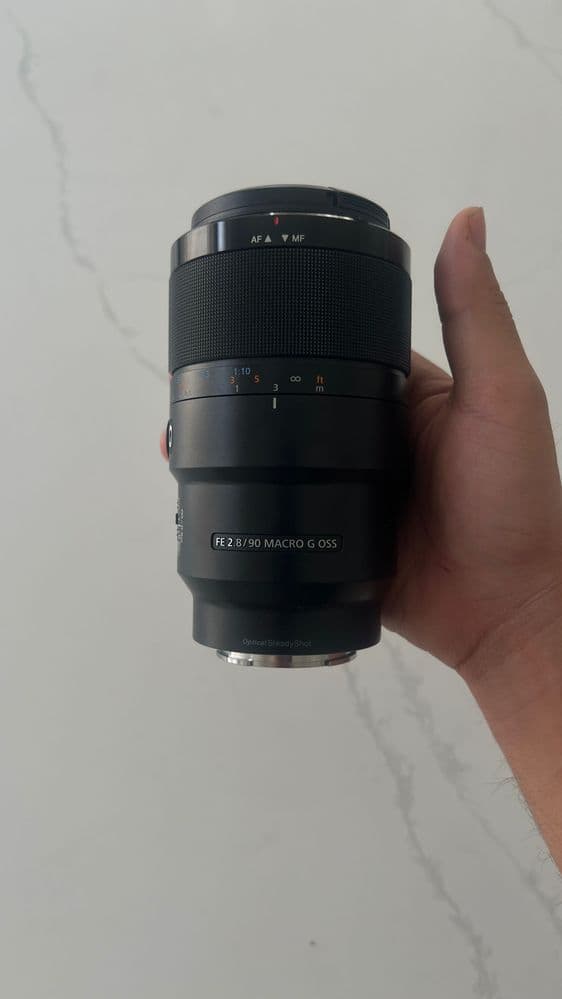 продаю объектив Sony 2.8/90mm