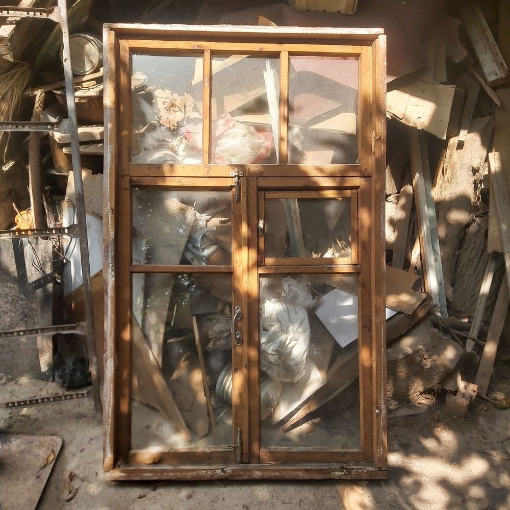 Rom sotiladi holati yaxshi razmeri 97 x 155