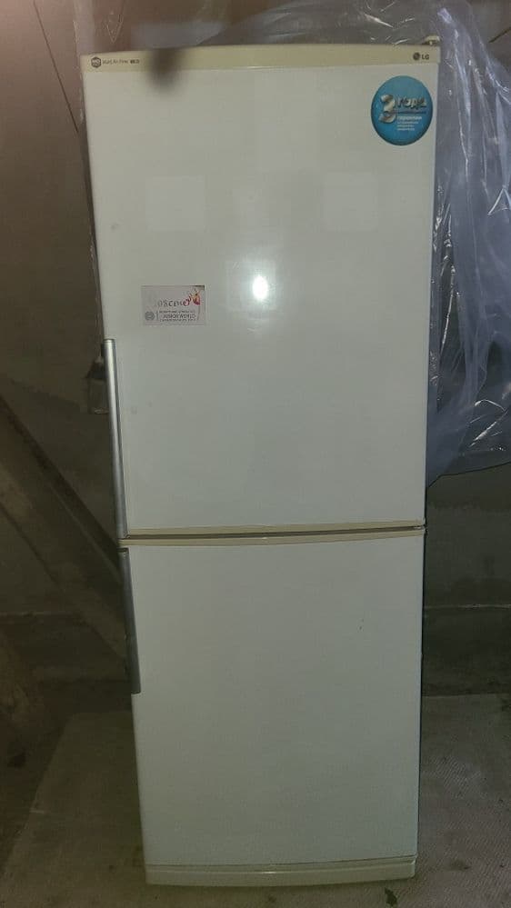 Холодильник LG .