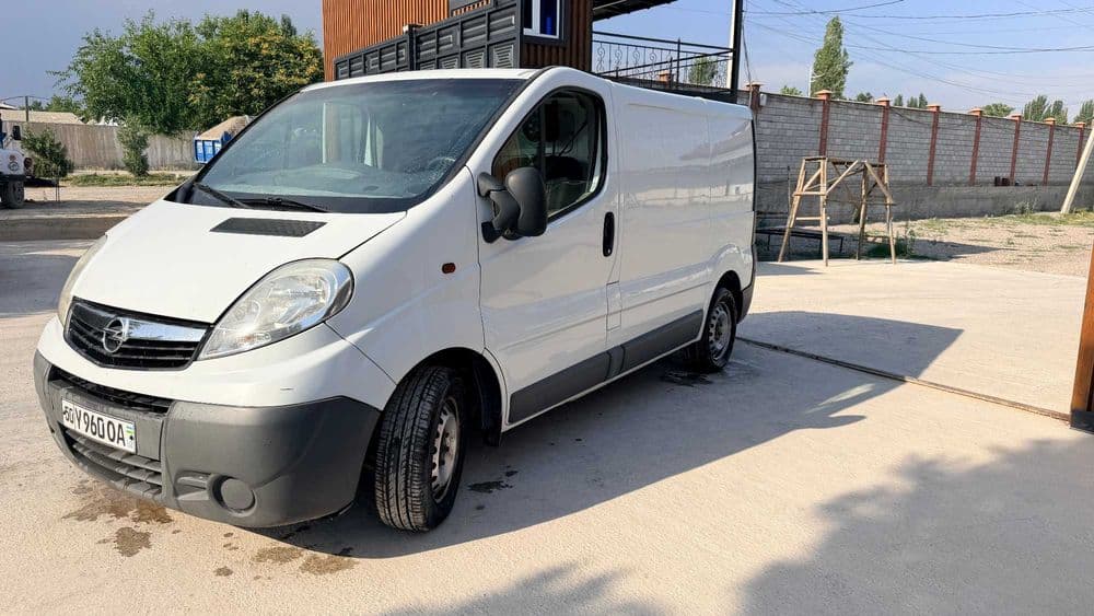 Opel Vivaro gruzovoy dizel 2014