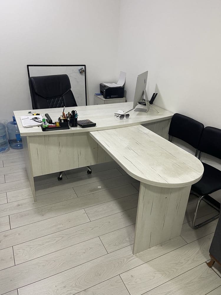 Ofis uchun mebel
