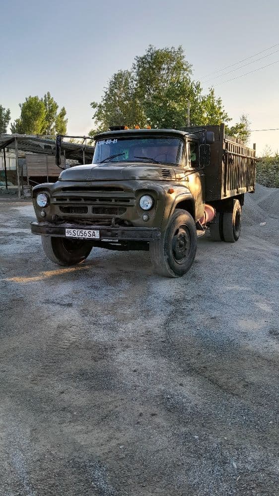 ZIL-130 sotiladi