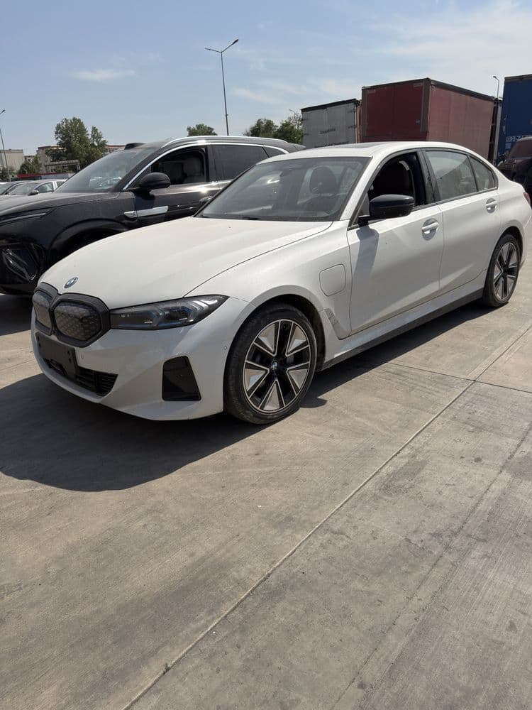 BMW i3 40L nigit sport 2024 yil