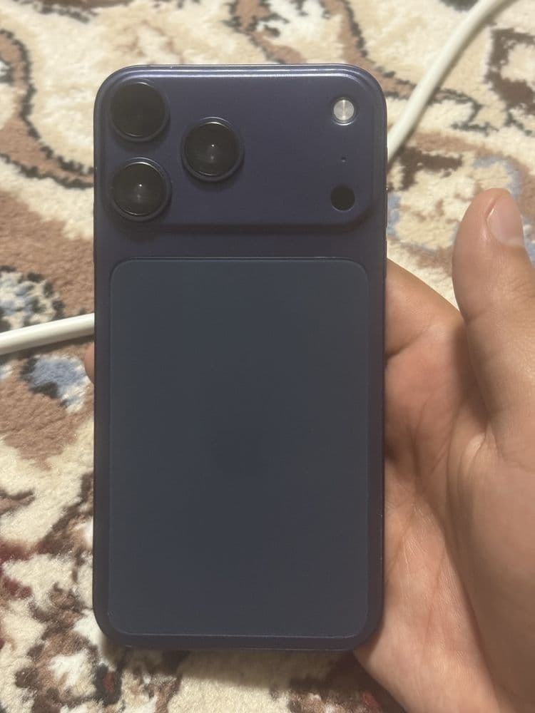Iphone Xr 17 korpusda.