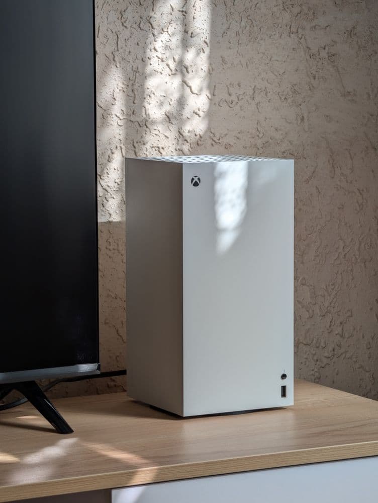 Xbox Series X Robot White