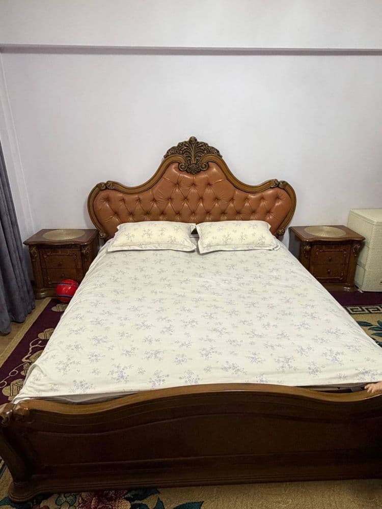 Mebel Spalniy Sotiladi B/u xolati zor italianskiy mebel yongoq