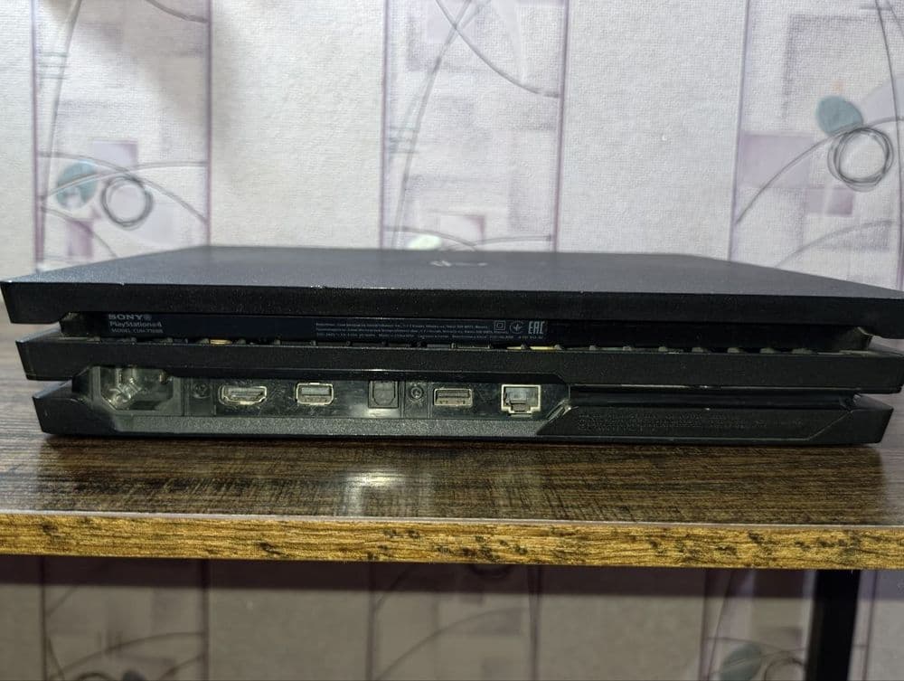 Игровая приставка PlayStation 4 pro