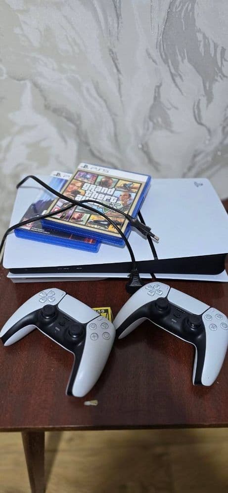 Ps 5 sotiladi 1tb 2 ta djostik
