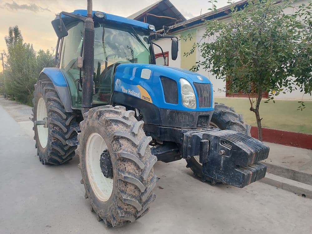 New Holland 6070