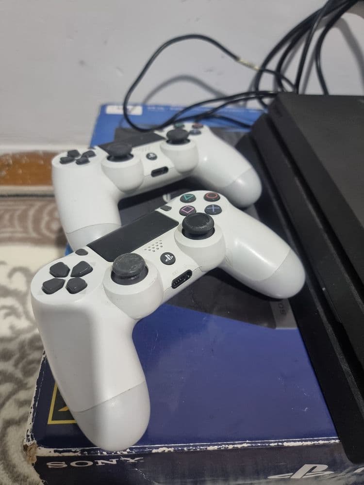 PS4 pro 1tb (Playstation 4 Pro 1tb]