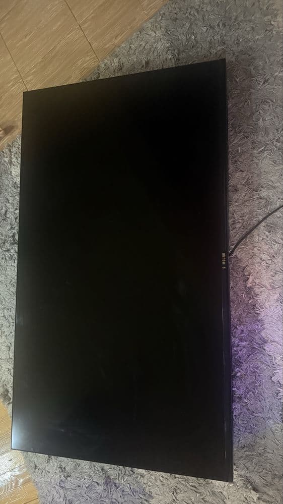 Televizor sotiladi