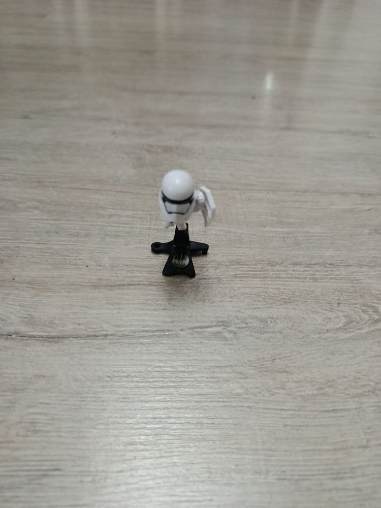 Фигурка из киндера