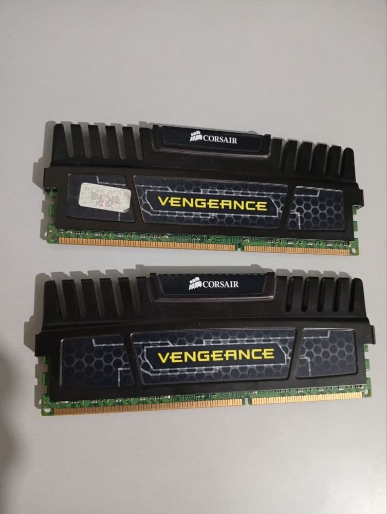 Corsair 4x4 8Gb 1600Mhz