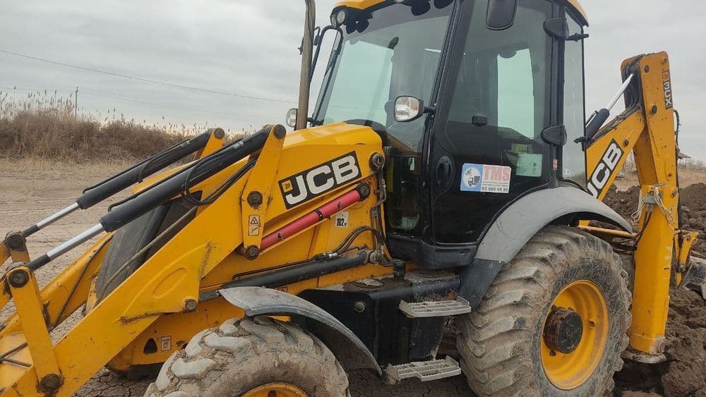 JCB angliskiy traktor