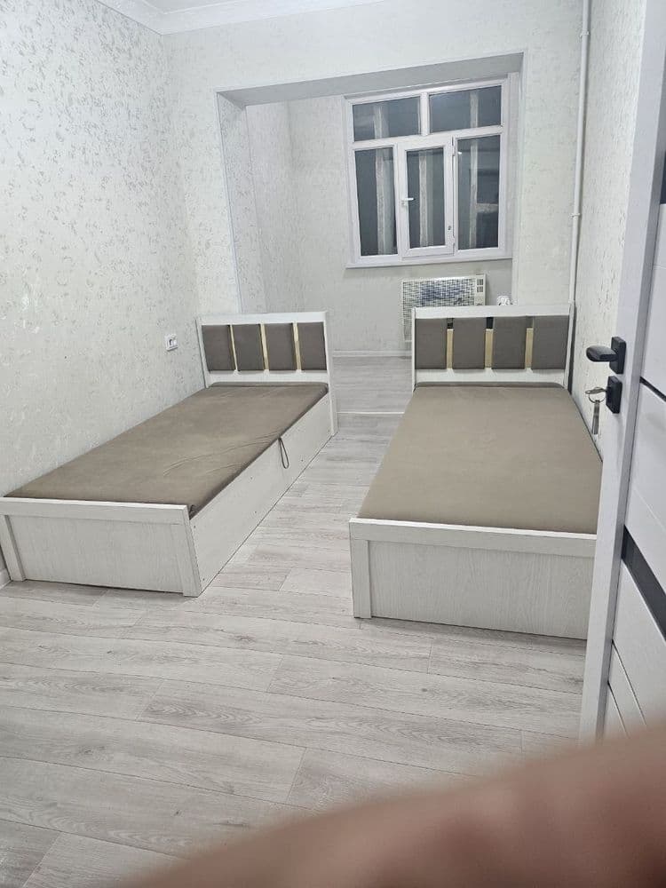 Срочно Аренда 2 комнаты 3 этаж, Микрорайон