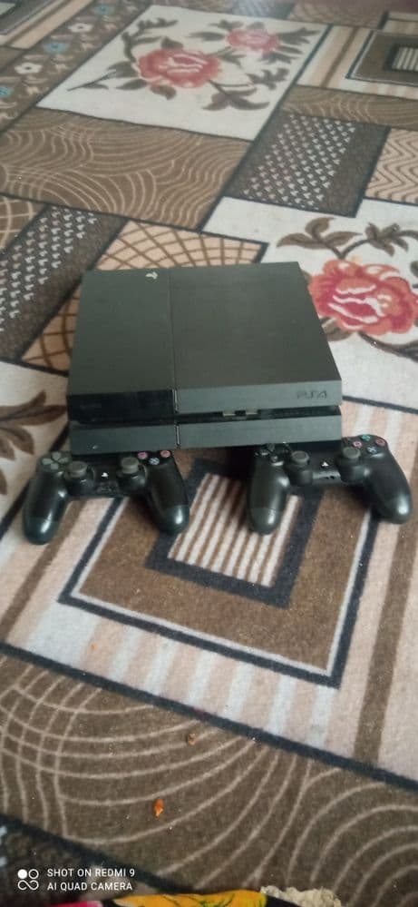 PlayStation 4 tiniq xilatda, Futbol2026 oyini bor sotiladi, 500 g xoti