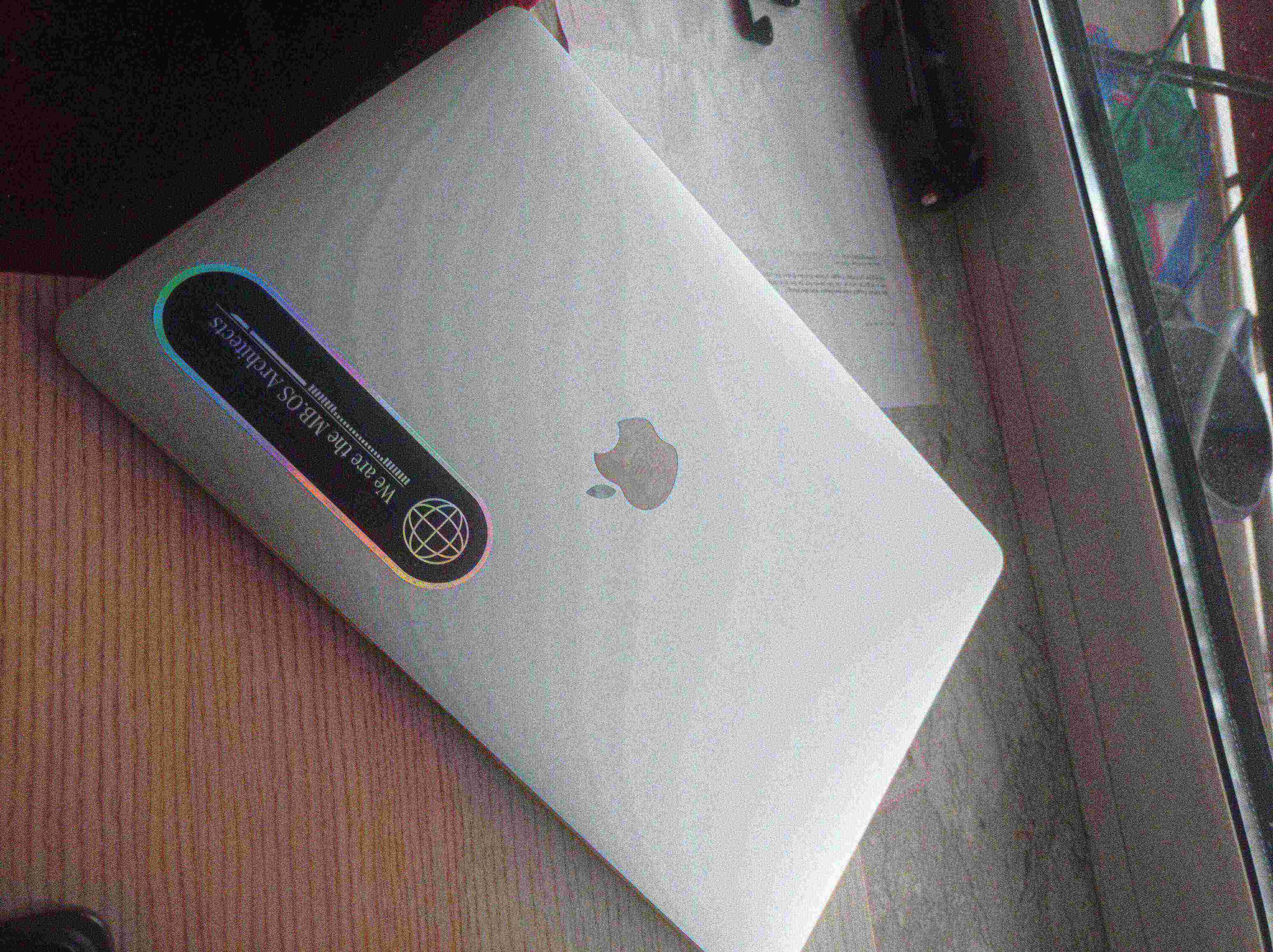 Apple MacBook Pro kumush noutbuki