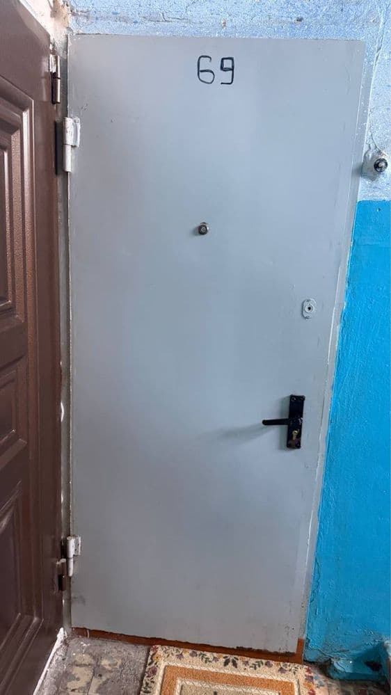 Продается Дверь железная  входная