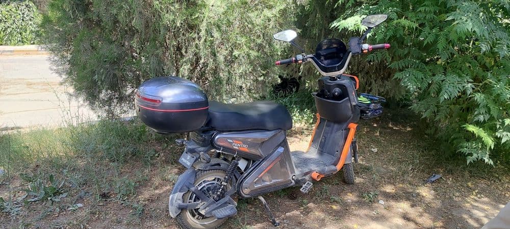 Skuter sotilaďi elektro car