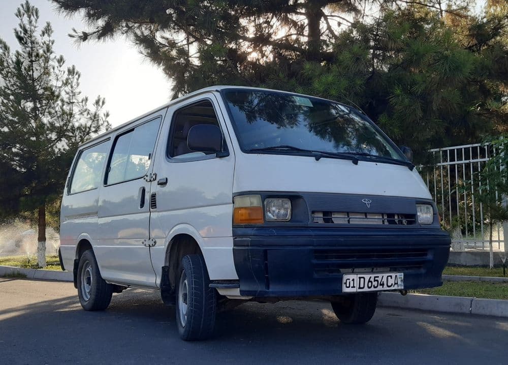 Toyota HiAse tezda sotiladi