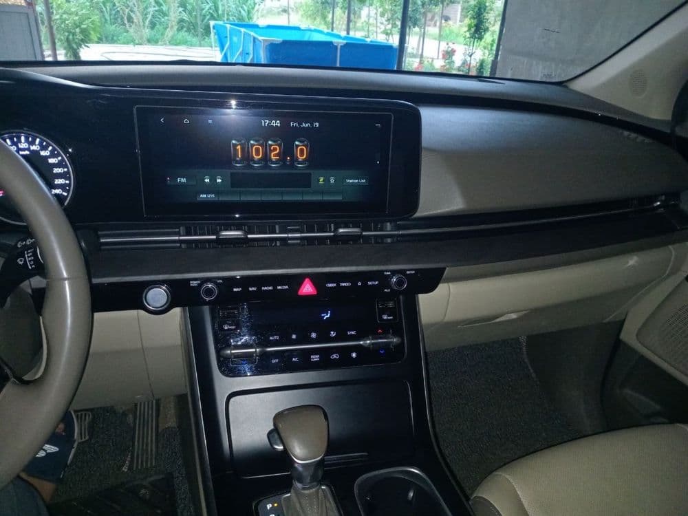 Kia Carnival минивен 2021й пробег 97600км