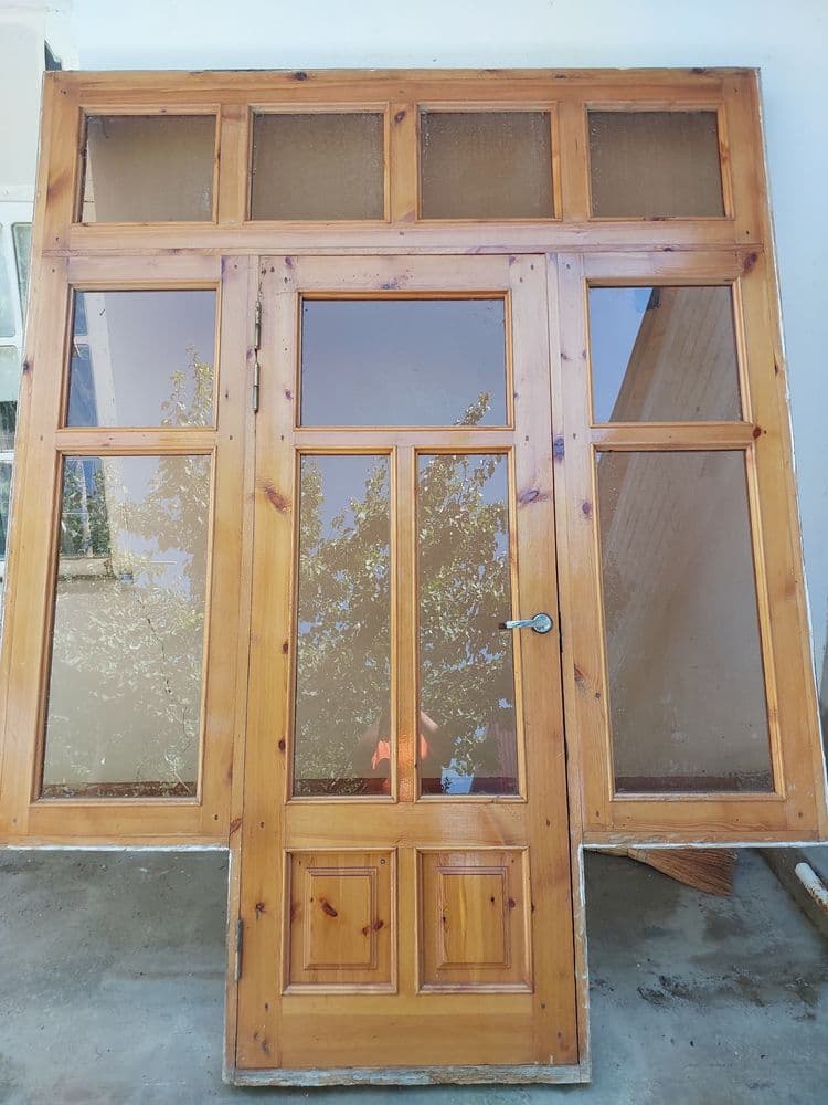 Eshik rom holati yaxshi