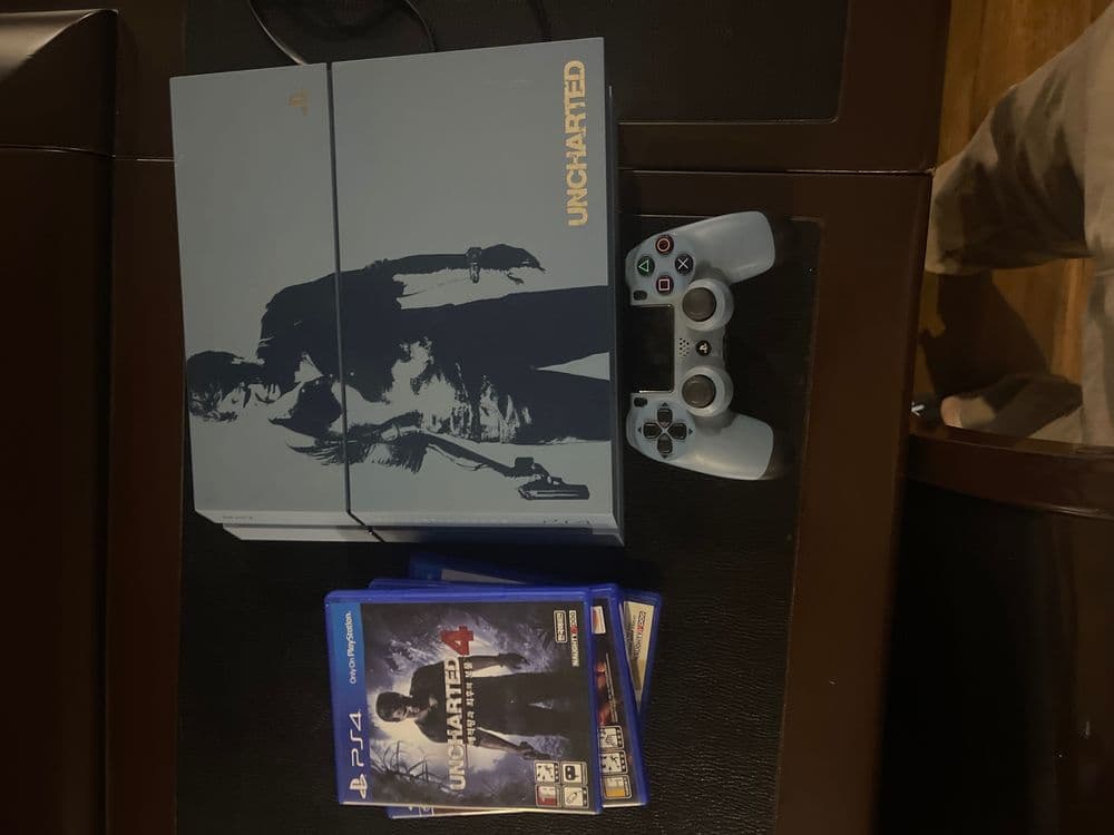 playstation 4 …..