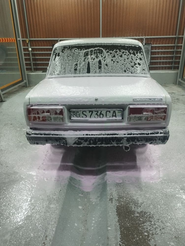Vaz 2107 sotiladi