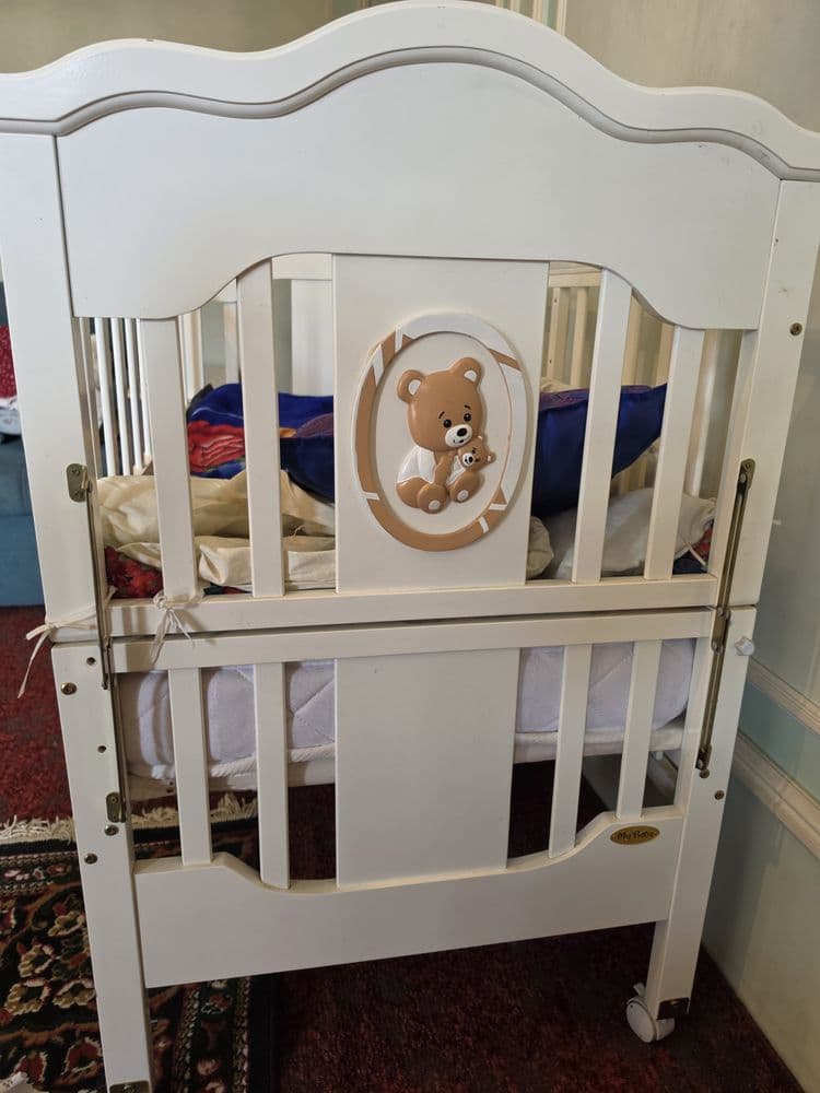 Детская кроватка