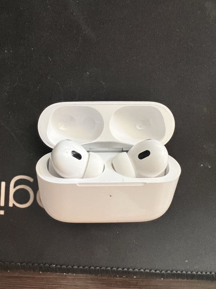 Наушники AirPods. Pro в отличном состояни