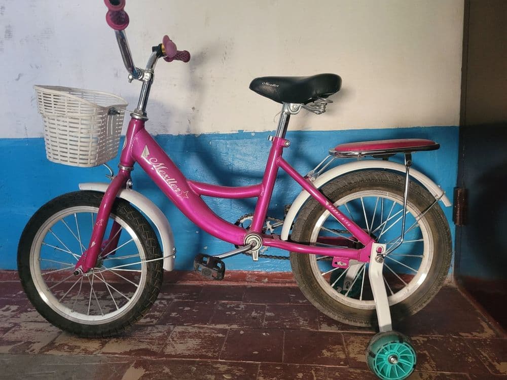 Bolalar velosipedi sotiladi