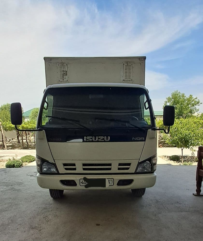 Furgon NPR71 Isizu
