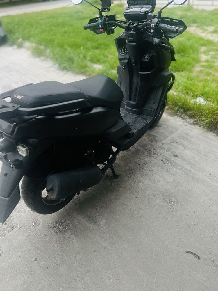 Skuter tank moto arenda