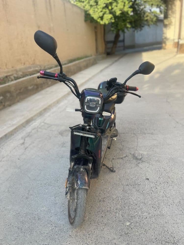 Skuter sotiladi kelishagan joyi bor skuter ideal