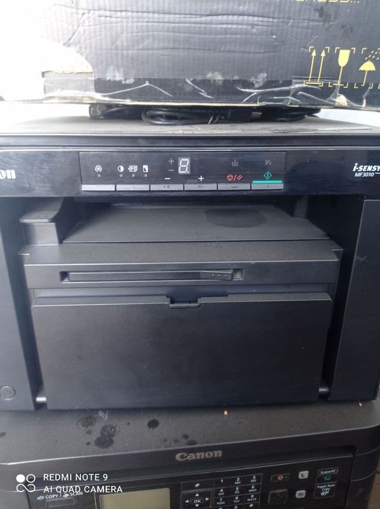 Canon 3010 printer sotiladi.