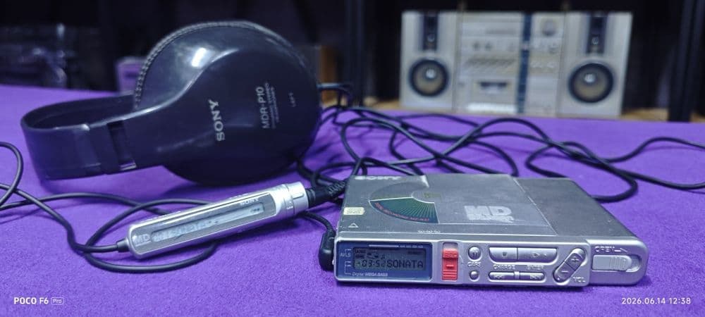 Sony MZ-R37 в хорошем состоянии