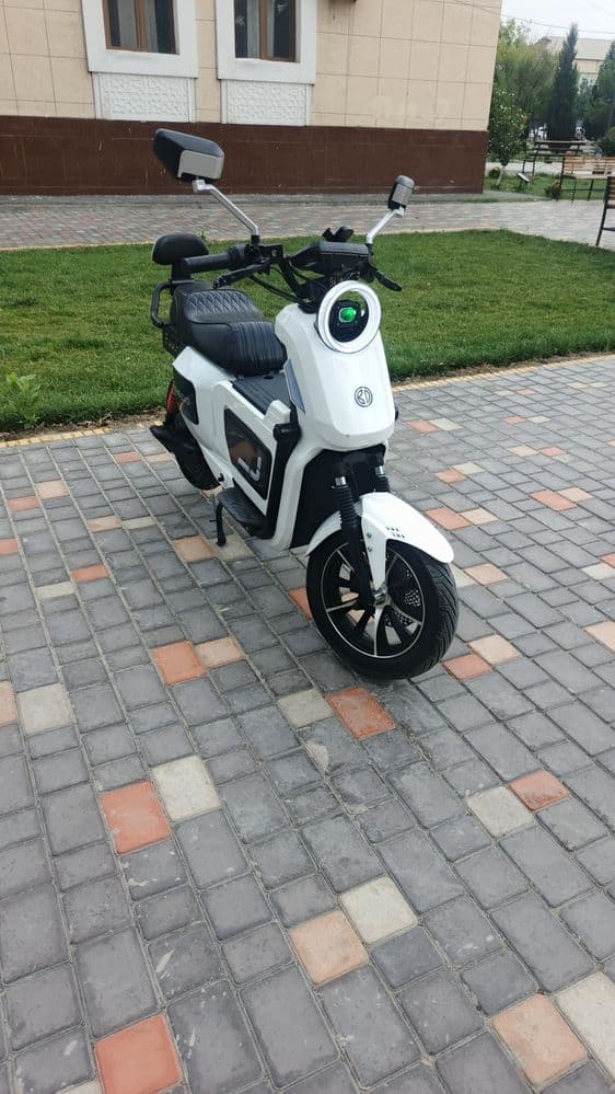 U2 skuter sotiladi