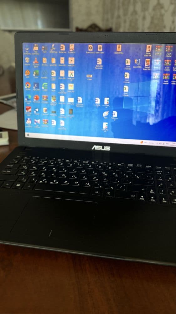 Noutbook Asus sotiladi