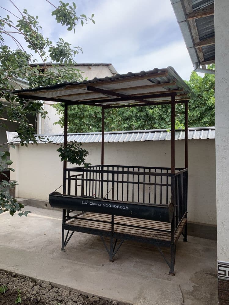 Qoyxona sotiladi