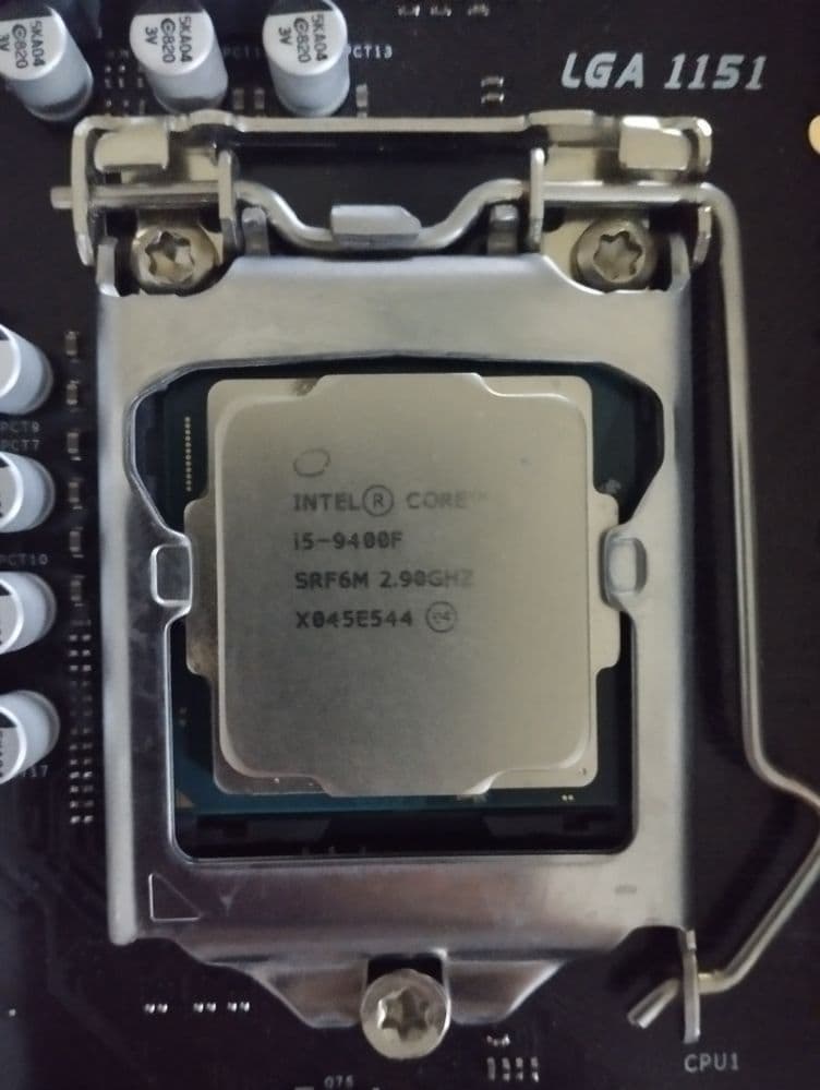 Продам комплект материнская плата H310+ процессор core i5 9400F+озу 8G