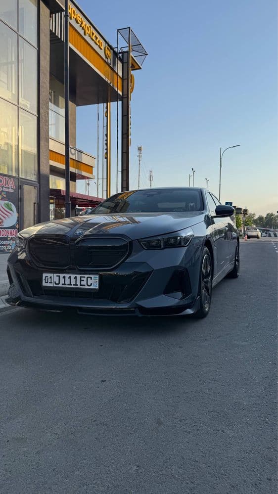 BMW i5 35l доп опиция