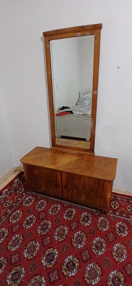 Продается Трюмо старинное