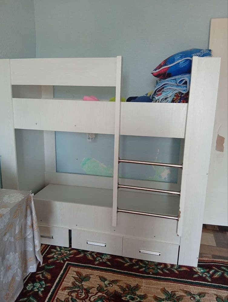 Bolalar uchun divan