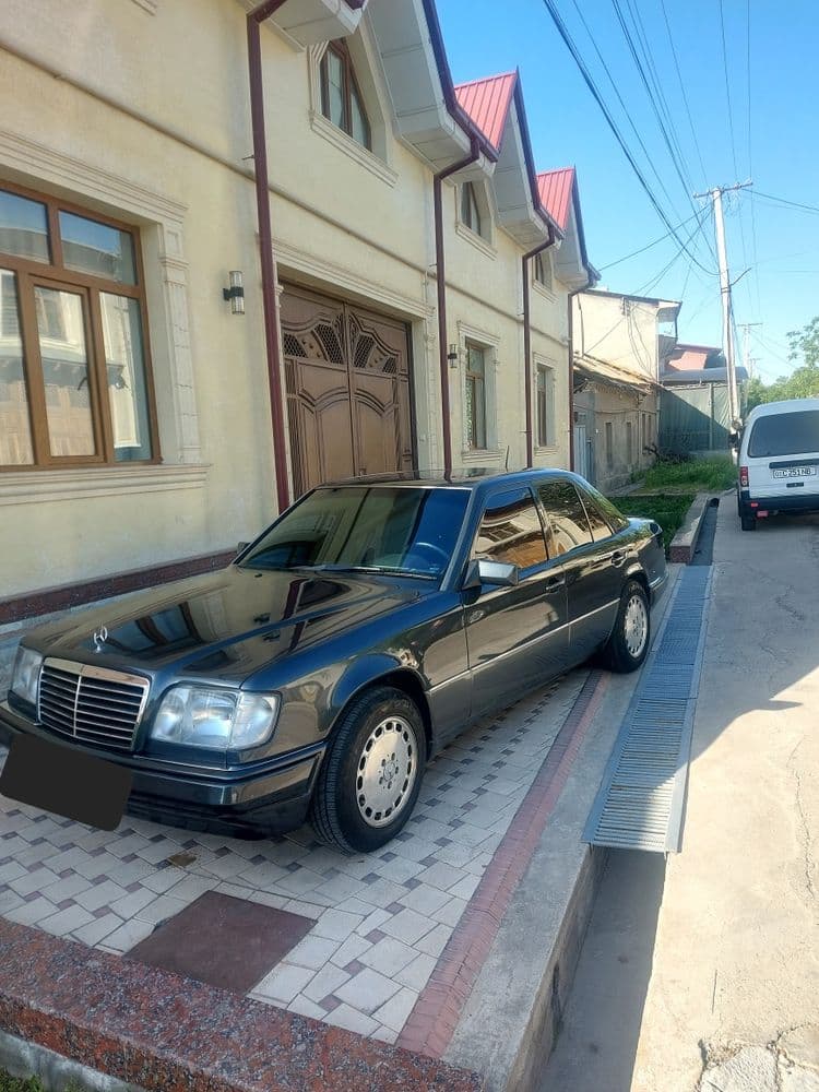 Mercedes-Benz w124