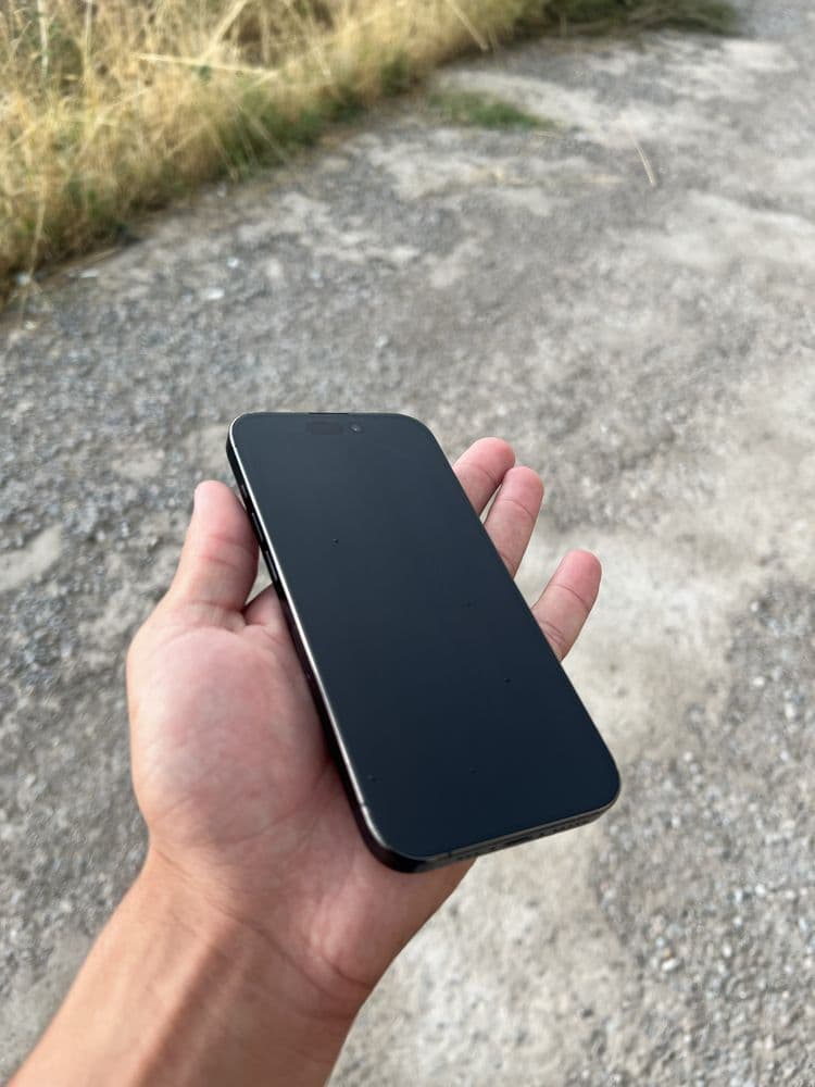 iPhone 15 pro темно синий