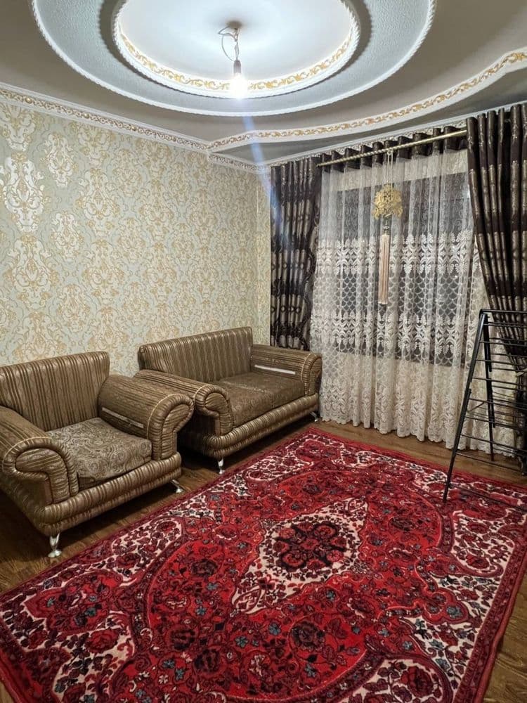 Mebel sotiladi 4 talik 2 ta kreslo 2 ta divan sotiladi